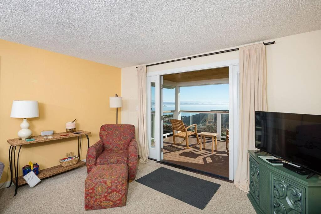 Ocean View Village Condo With Trails To Beaches Trinidad Ngoại thất bức ảnh